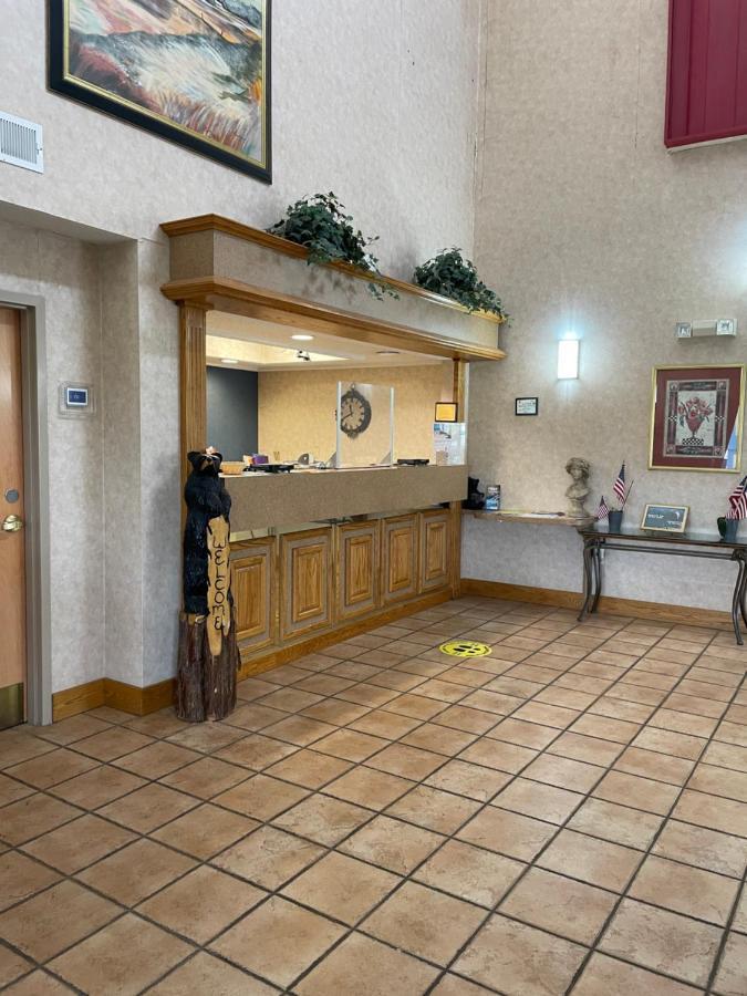 Econo Lodge Newport Exterior photo