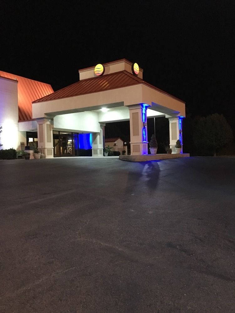 Econo Lodge Newport Exterior photo